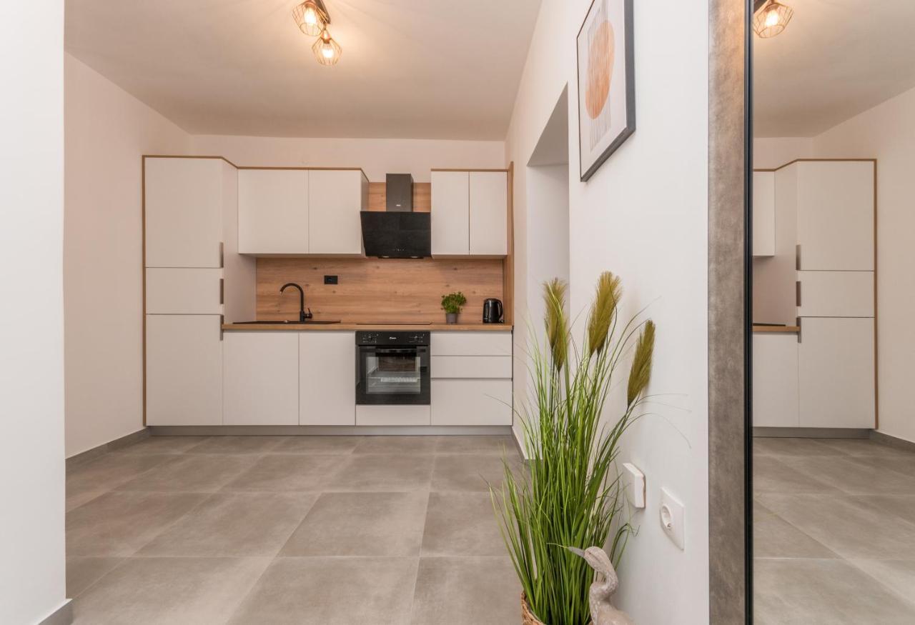 Apartmani A&M Biograd Na Moru Luaran gambar