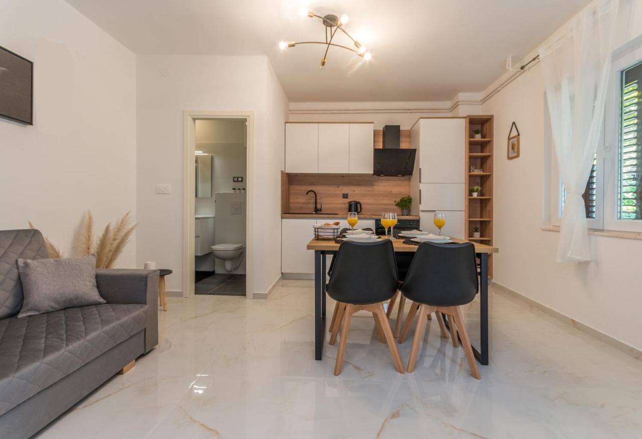 Apartmani A&M Biograd Na Moru Luaran gambar