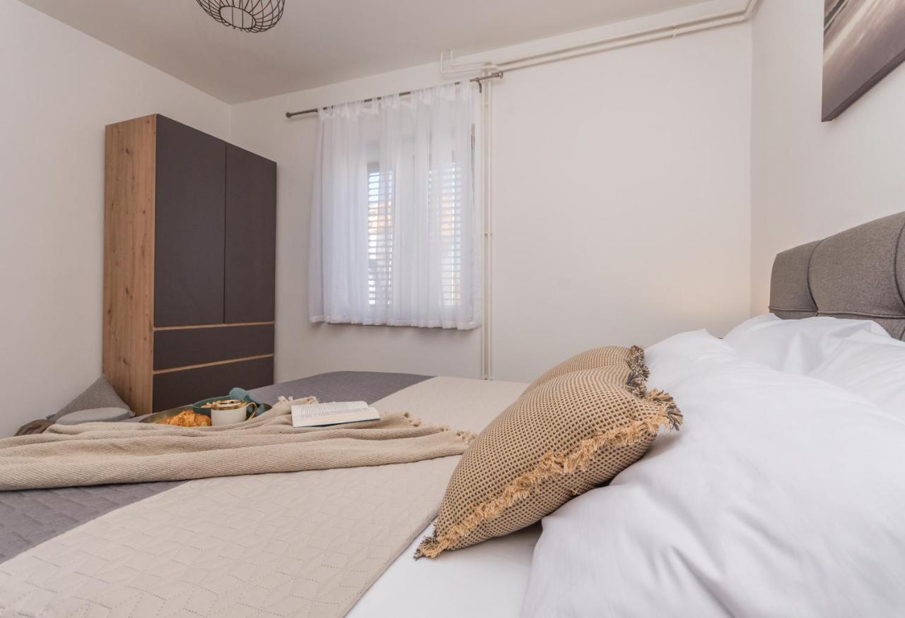 Apartmani A&M Biograd Na Moru Luaran gambar